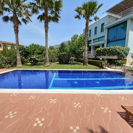 Family Beach Swimming Pool Villa Luanit Trajas Exteriör bild