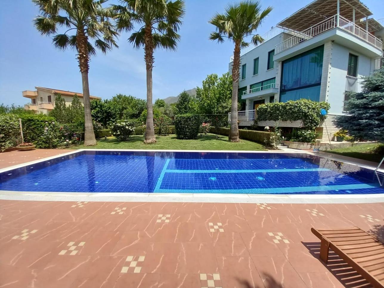 Family Beach Swimming Pool Villa Luanit Trajas Exteriör bild